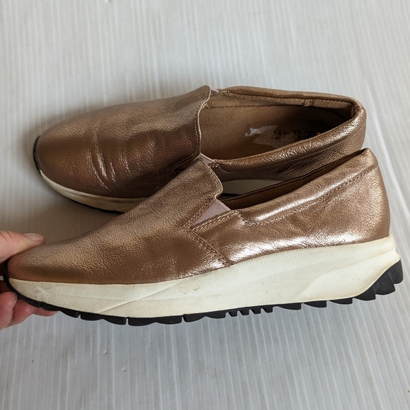 NATURALIZER Selah rose gold slip-on sneakers loafers - Picture 3 of 11